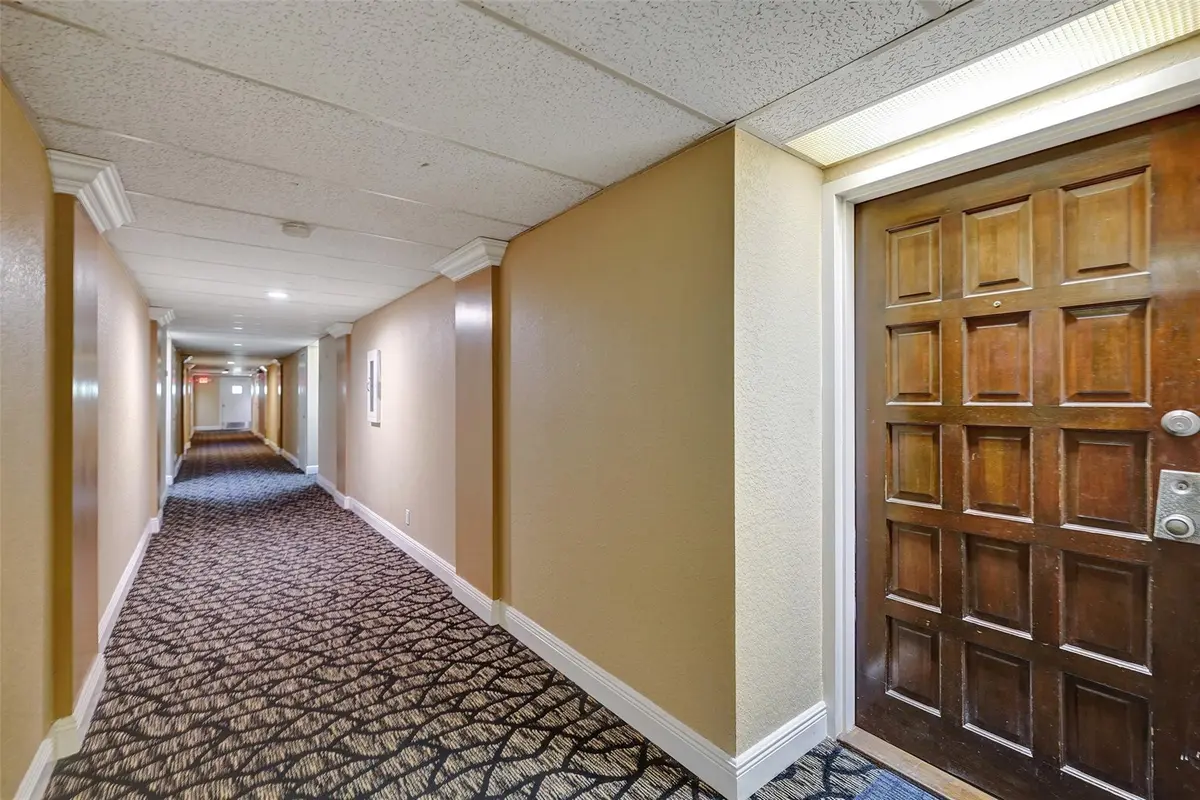Photo 3 at 3800 N Hills Drive 412, Hollywood