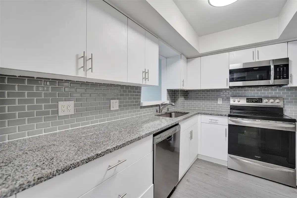 Photo 6 at 3800 N Hills Drive 412, Hollywood