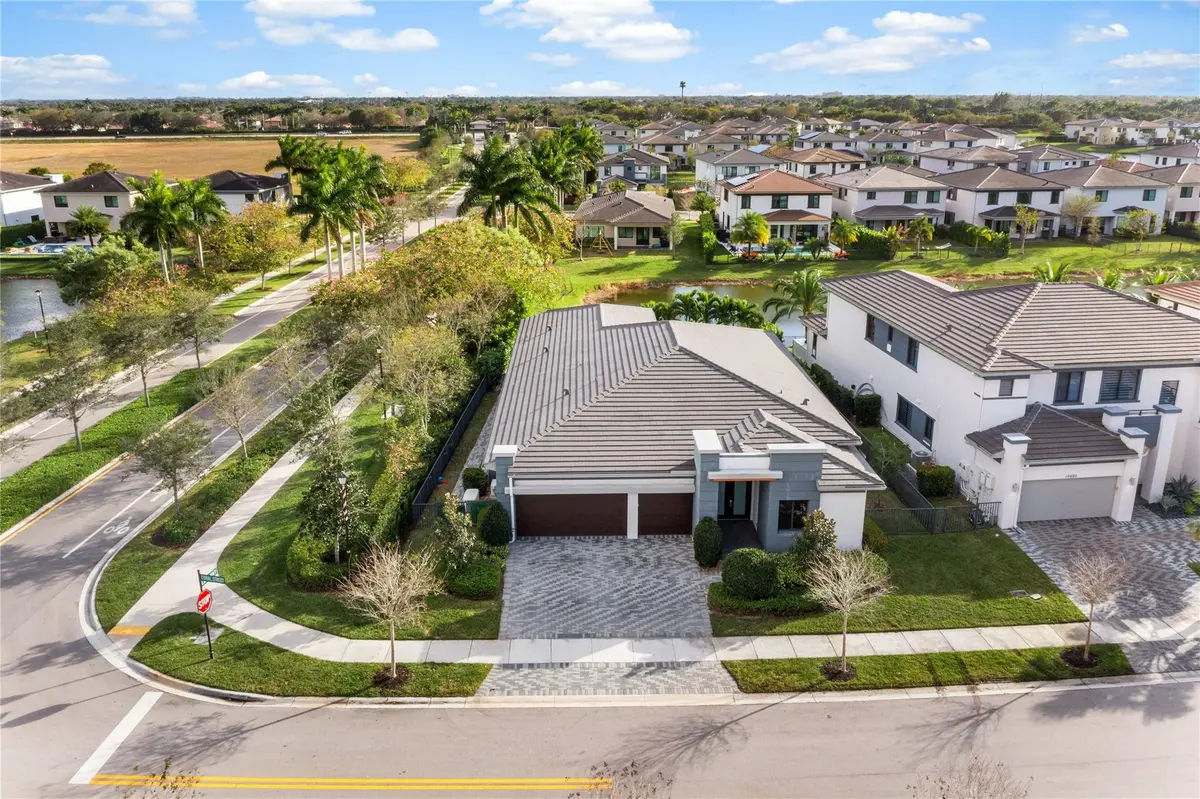Photo 1 at 10650 Coral Street, Parkland