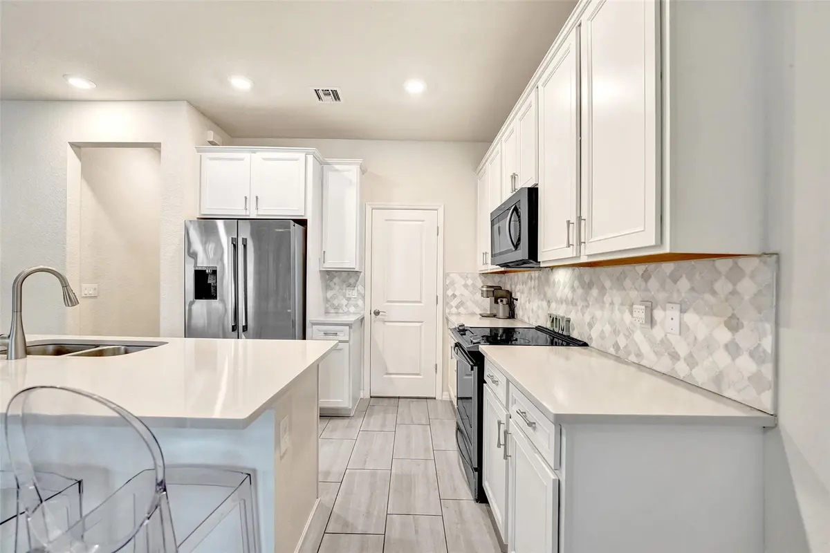 Photo 8 at 5068 Greenway Drive 0, Hollywood
