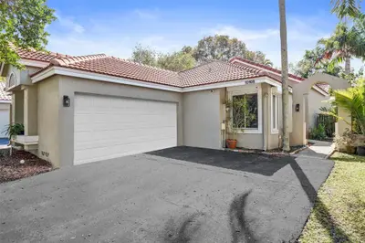 10108 NW 4th Street, Plantation – sold
