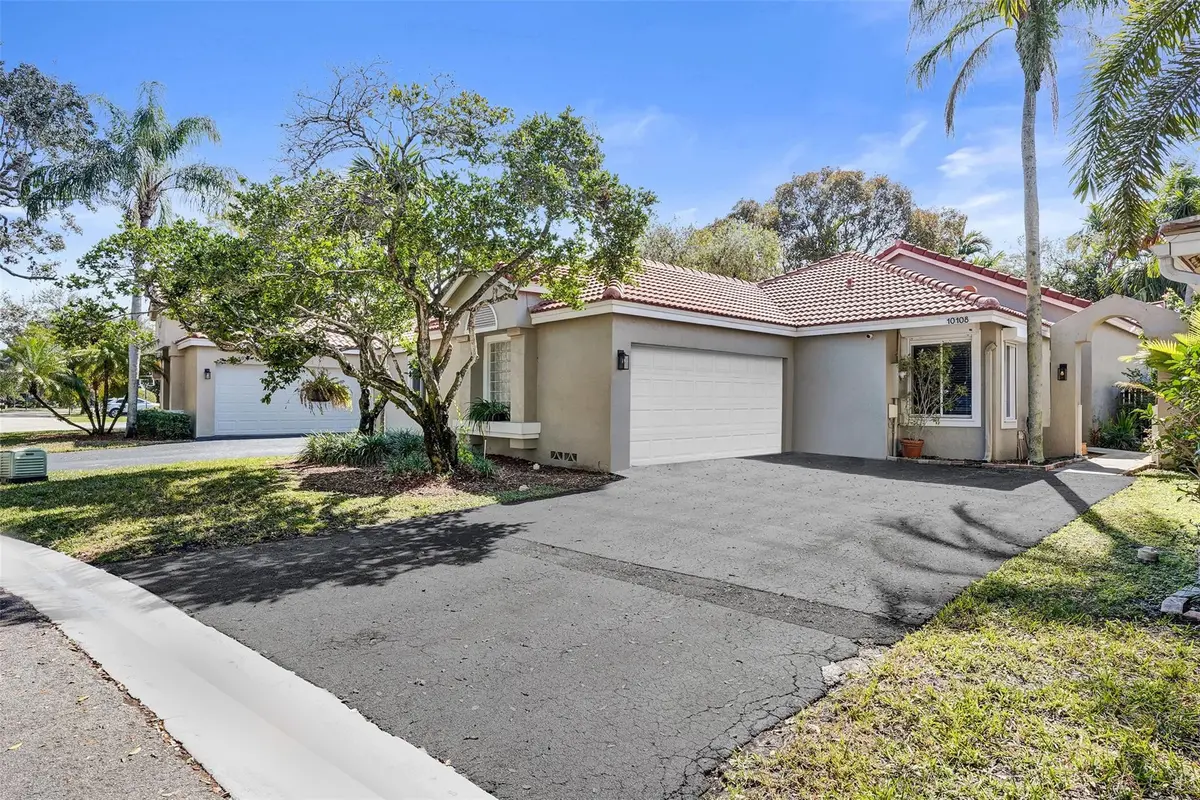 Photo 2 at 10108 NW 4th Street, Plantation