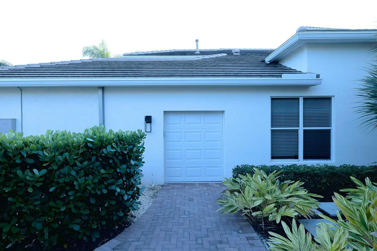 Golf Cart Entry at 9016 Lakes Boulevard, West Palm Beach