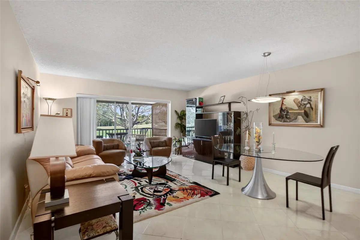 Photo 8 at 9001 Jacaranda Lane 201, Plantation