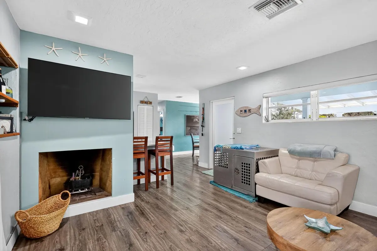 Photo 5 at 9471 Jamaica Drive, Cutler Bay