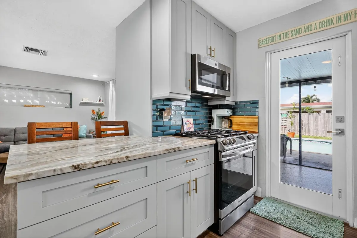 Photo 7 at 9471 Jamaica Drive, Cutler Bay