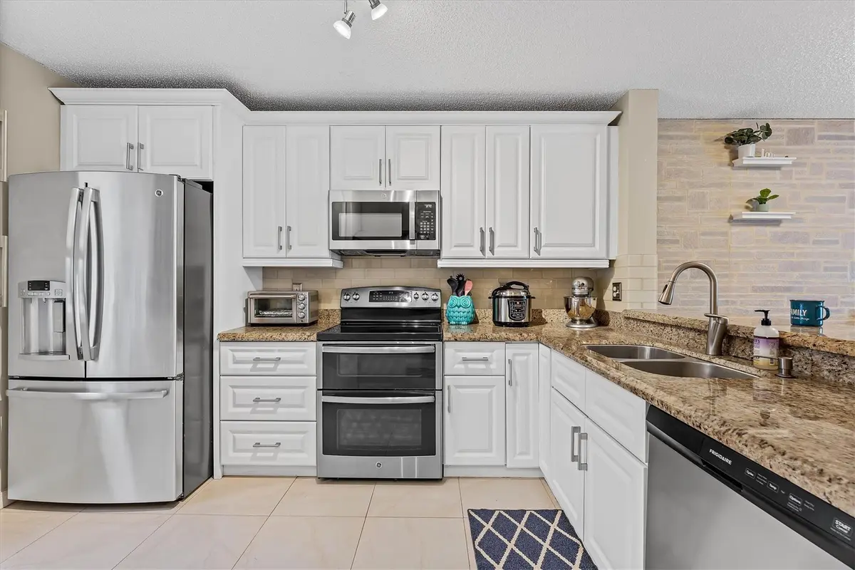 Photo 4 at 20815 NW 2nd Street 20815, Pembroke Pines