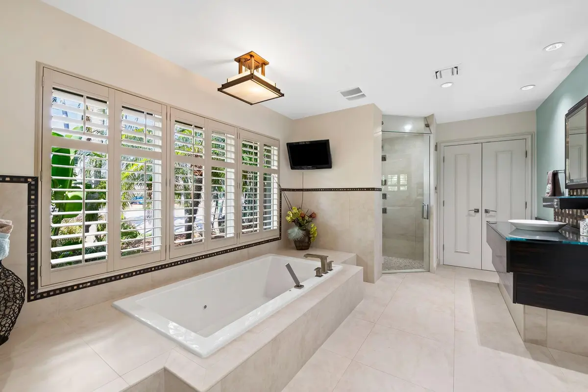 Photo 6 at 5201 NE 32 Avenue, Fort Lauderdale