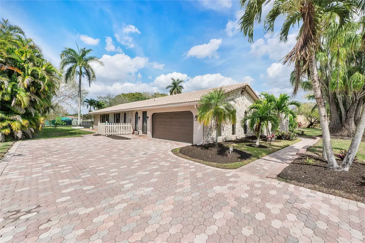 Photo 4 at 11190 NW 26th Drive, Coral Springs