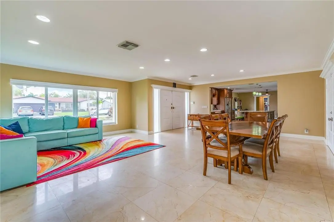 Photo 3 at 4000 N 41st Court, Hollywood