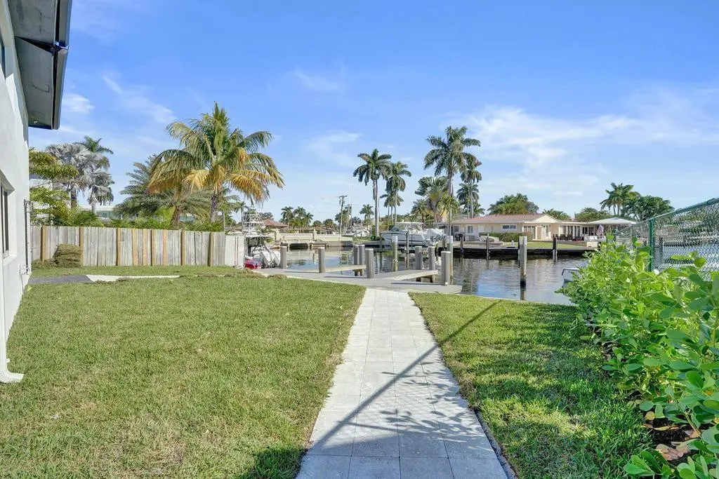 Photo 3 at 840 SE 22nd Avenue, Pompano Beach