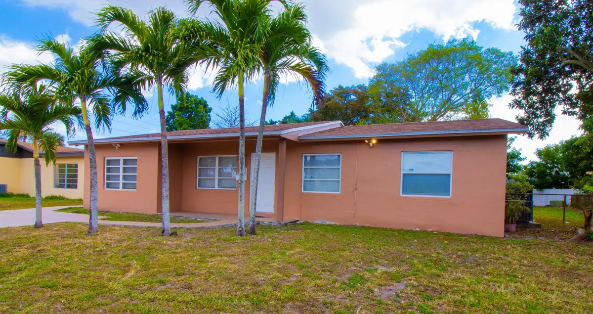 Photo 2 at 6860 Broadmoor, North Lauderdale
