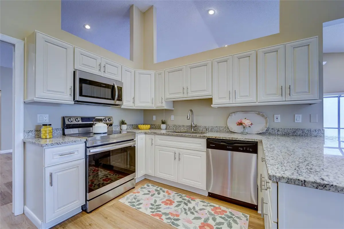 Photo 5 at 7004 Golf Pointe Circle, Tamarac