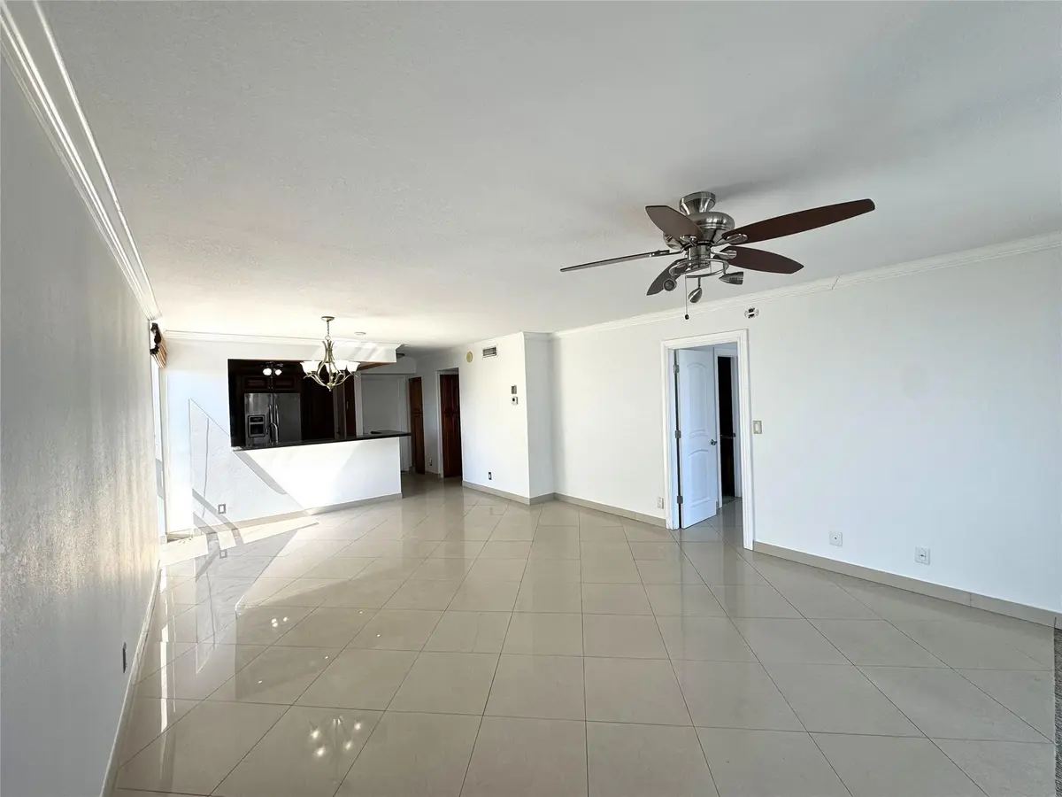 Photo 3 at 4800 Bayview Drive 406, Fort Lauderdale