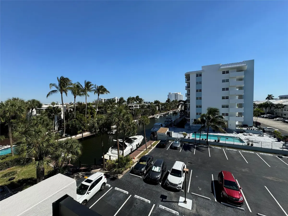 Photo 2 at 4800 Bayview Drive 406, Fort Lauderdale