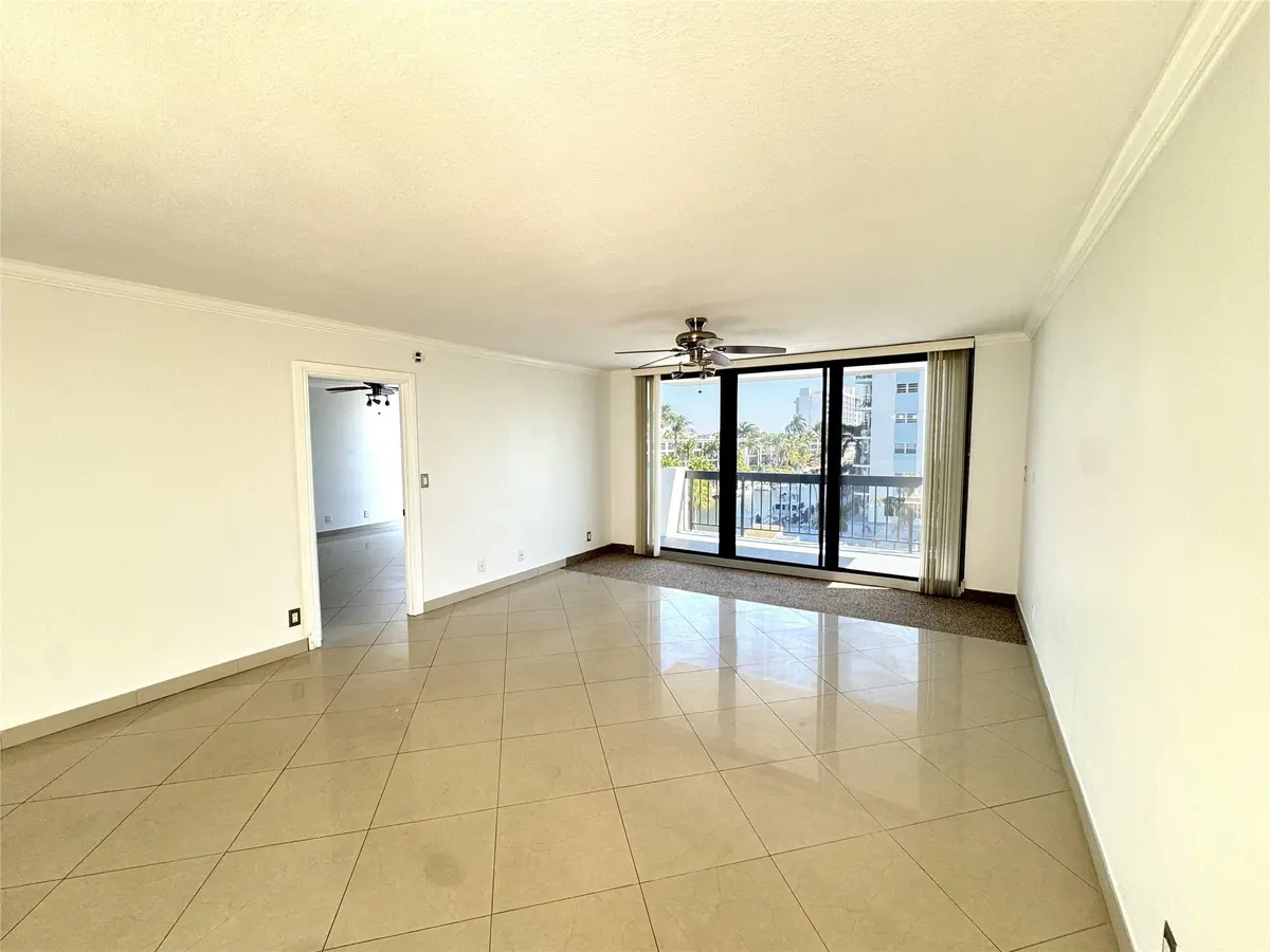 Photo 5 at 4800 Bayview Drive 406, Fort Lauderdale