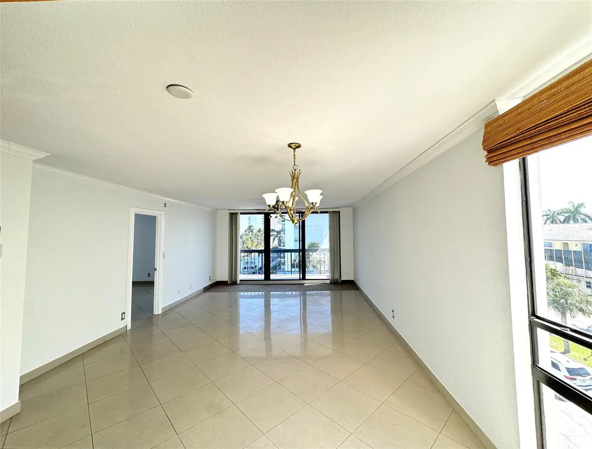 Photo 6 at 4800 Bayview Drive 406, Fort Lauderdale