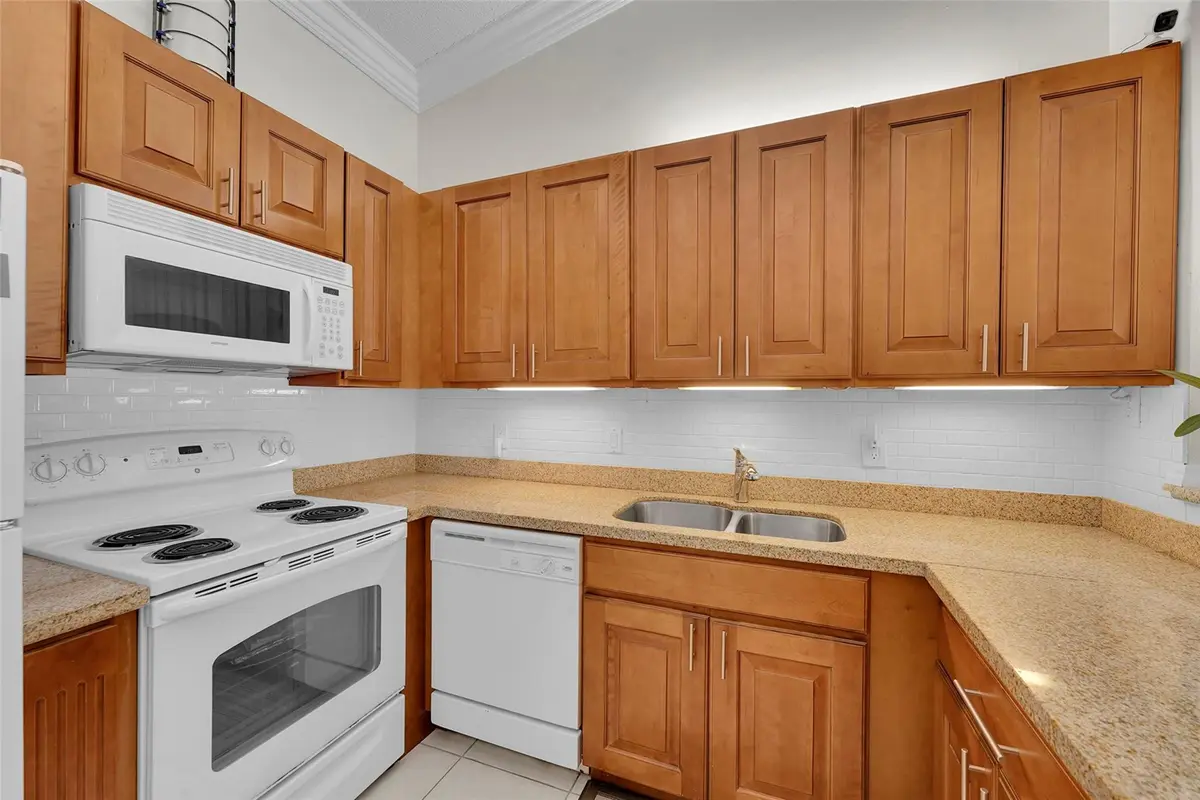 Photo 4 at 808 Republic Court 808, Deerfield Beach