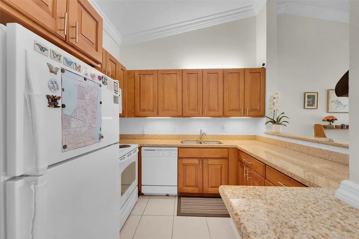 Photo 5 at 808 Republic Court 808, Deerfield Beach