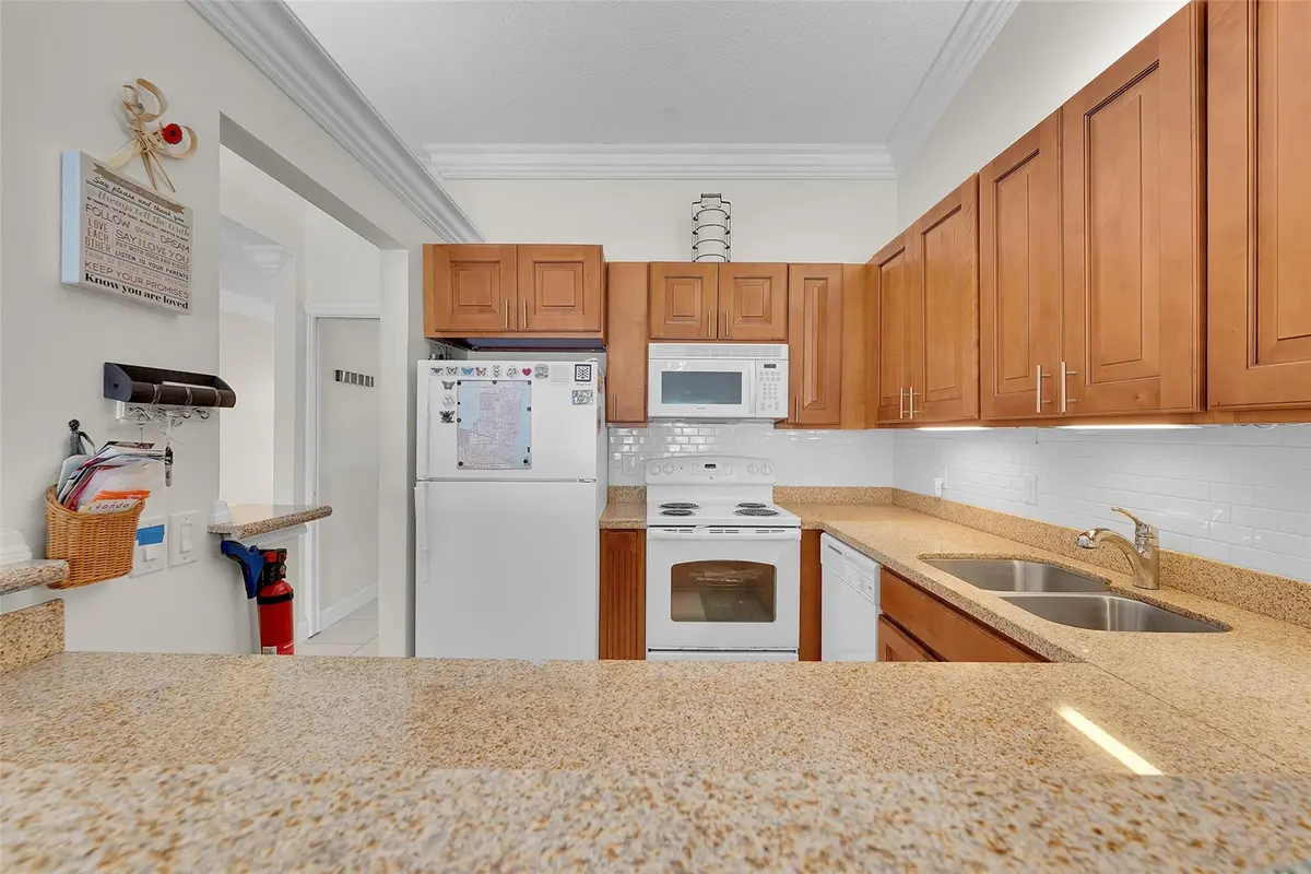 Photo 6 at 808 Republic Court 808, Deerfield Beach