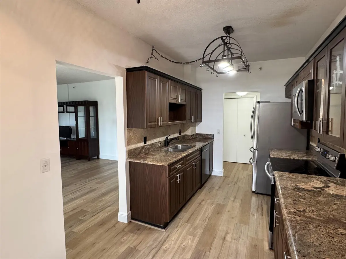 Photo 1 at 3850 Washington Street 102, Hollywood