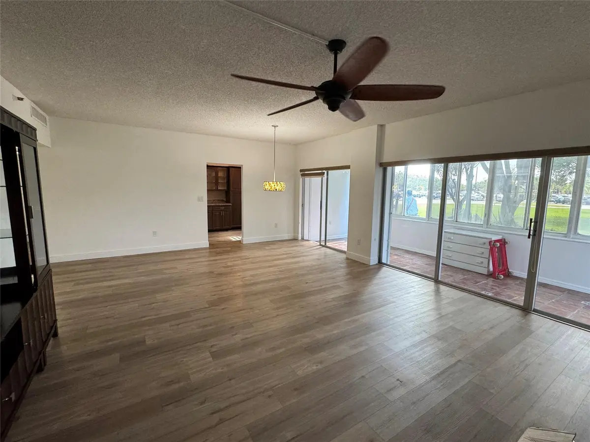Photo 4 at 3850 Washington Street 102, Hollywood