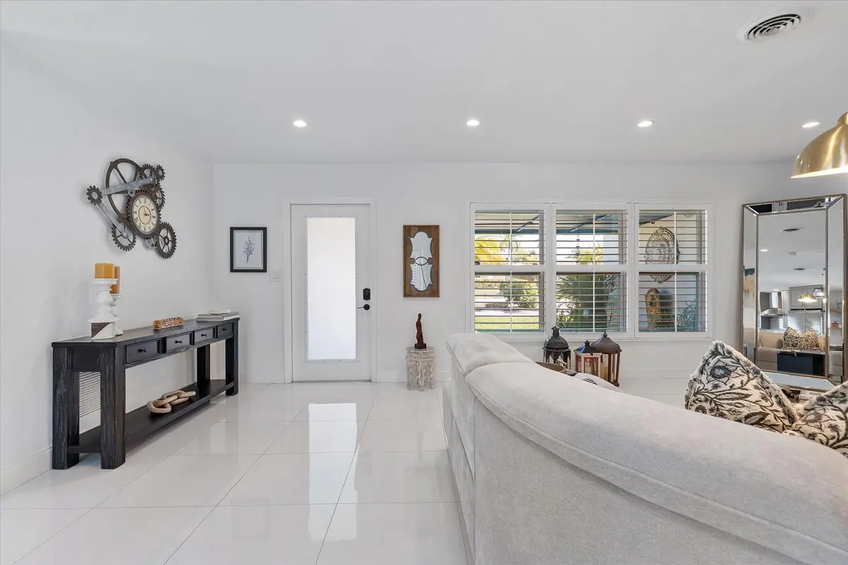 Photo 5 at 4421 NE 16th Avenue, Oakland Park