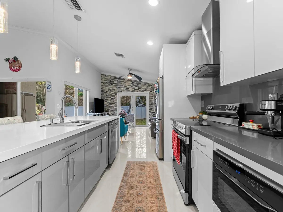 Photo 4 at 181 SW 203rd Avenue, Pembroke Pines