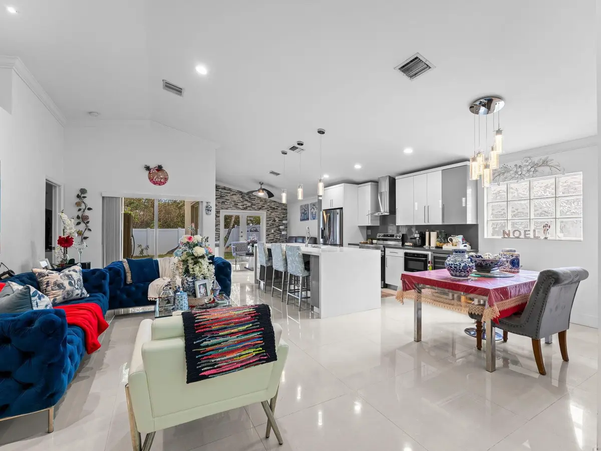 Photo 5 at 181 SW 203rd Avenue, Pembroke Pines