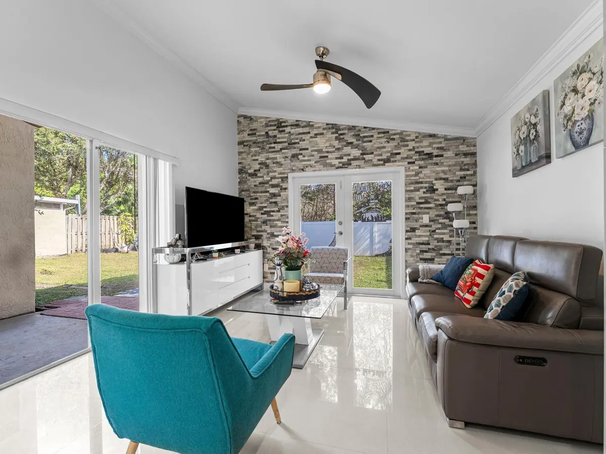 Photo 7 at 181 SW 203rd Avenue, Pembroke Pines