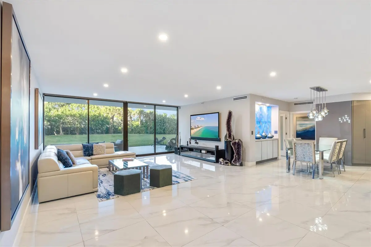 Photo 3 at 3100 S Ocean Boulevard 105n, Palm Beach