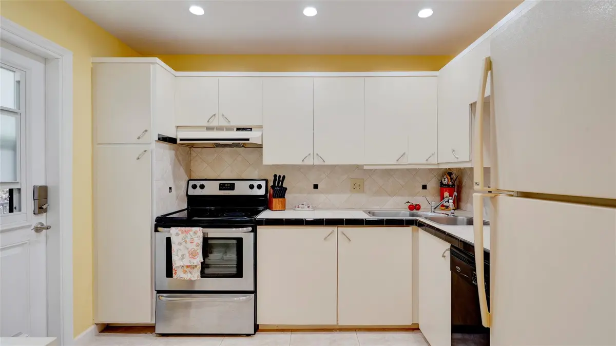 Photo 7 at 1501 S Ocean Boulevard 325, Lauderdale-By-The-Sea