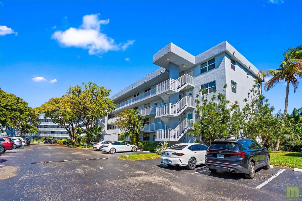 Photo 1 at 105 Royal Park Drive 2g, Oakland Park