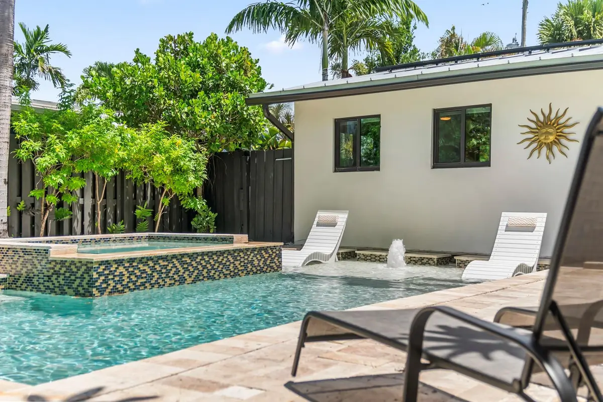 Jacuzzi, sun shelf & bubbler... at 1908 NE 27th Street, Wilton Manors