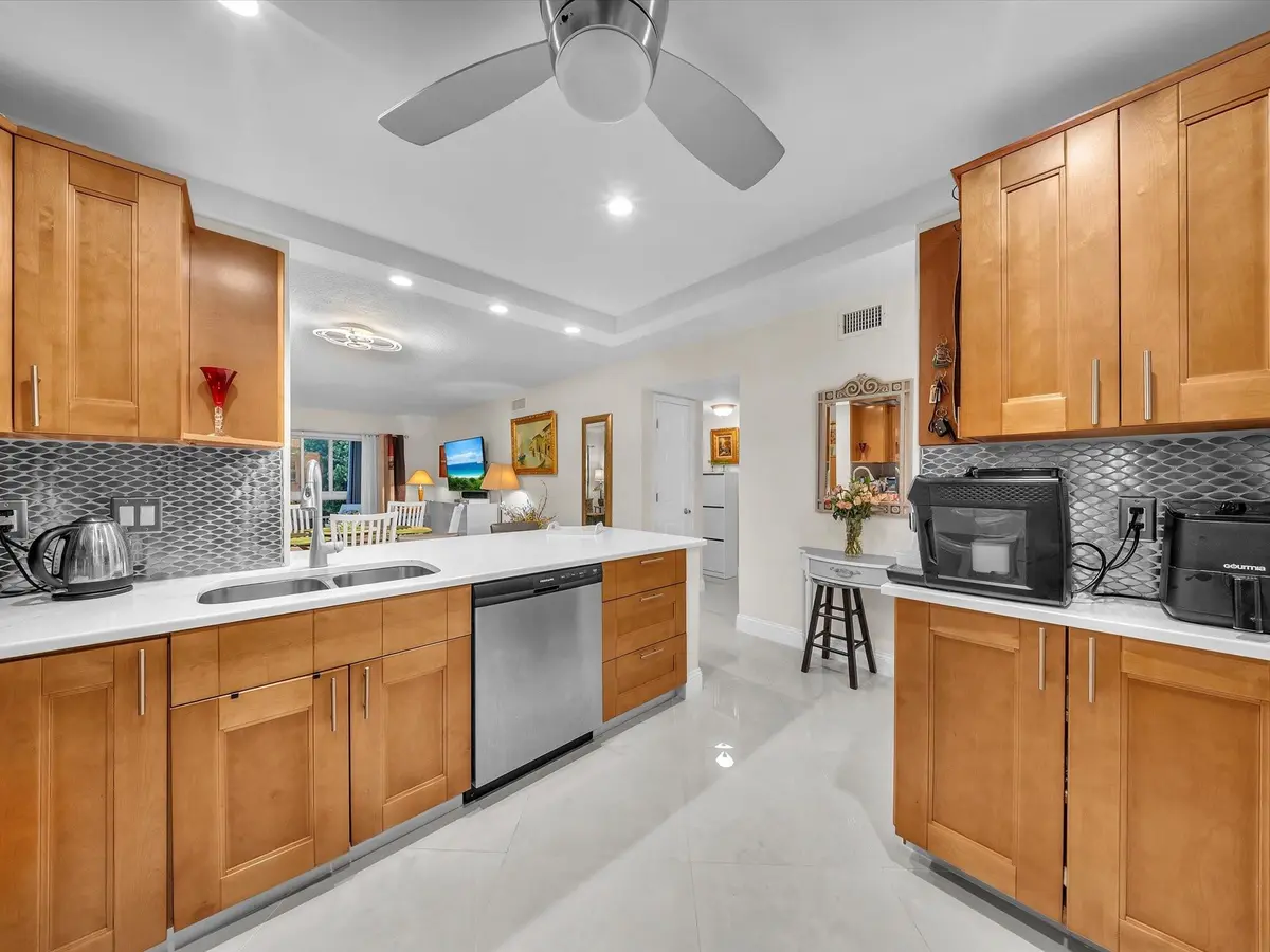 Photo 4 at 2515 NE 1st Court 314, Boynton Beach