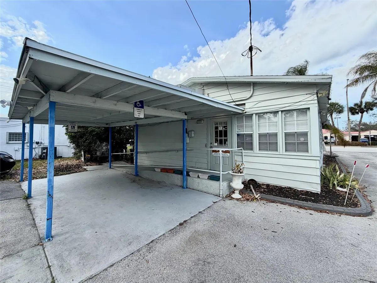 Photo 3 at 1925 20th Street, Vero Beach