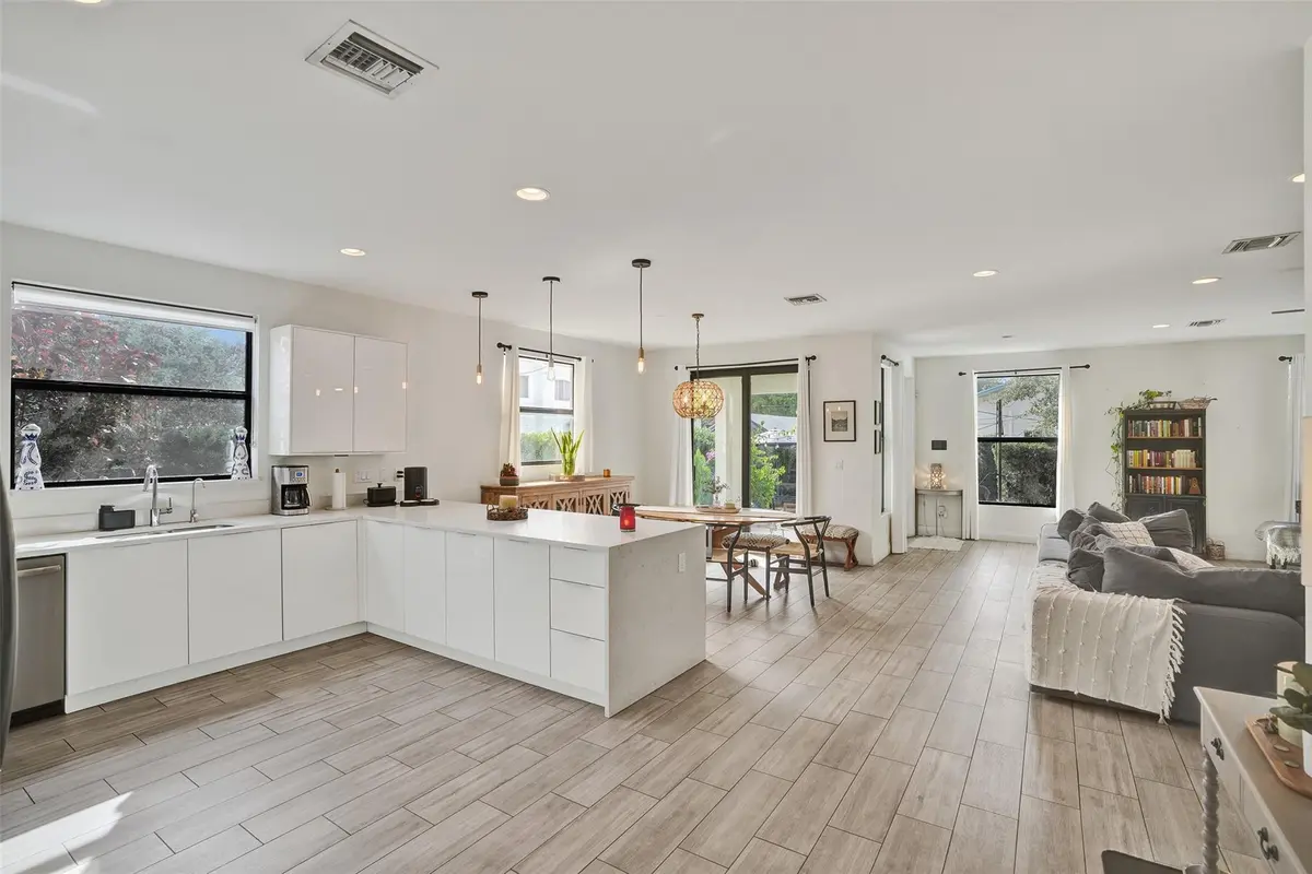Photo 7 at 233 NE 11th Street 233, Fort Lauderdale