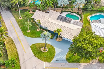 1760 NE 40th Court, Oakland Park – sold