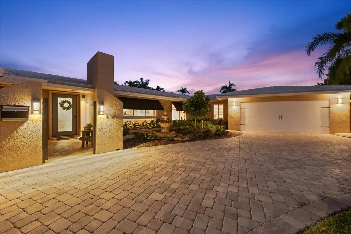 Photo 2 at 1500 NE 24th Street, Wilton Manors