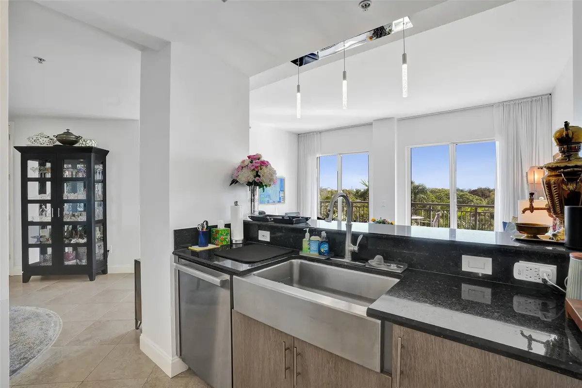 Photo 4 at 2601 NE 14th Avenue 401, Wilton Manors