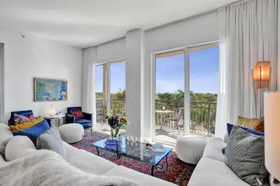 2601 NE 14th Avenue 401, Wilton Manors – sold