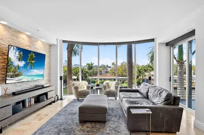 301 Hendricks Isle 6, Fort Lauderdale – Condominium for sale