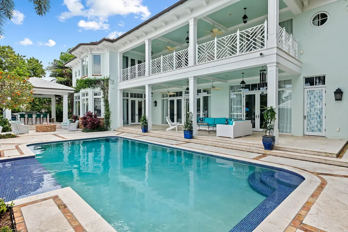 Photo 3 at 1733 SE 10th Street, Fort Lauderdale