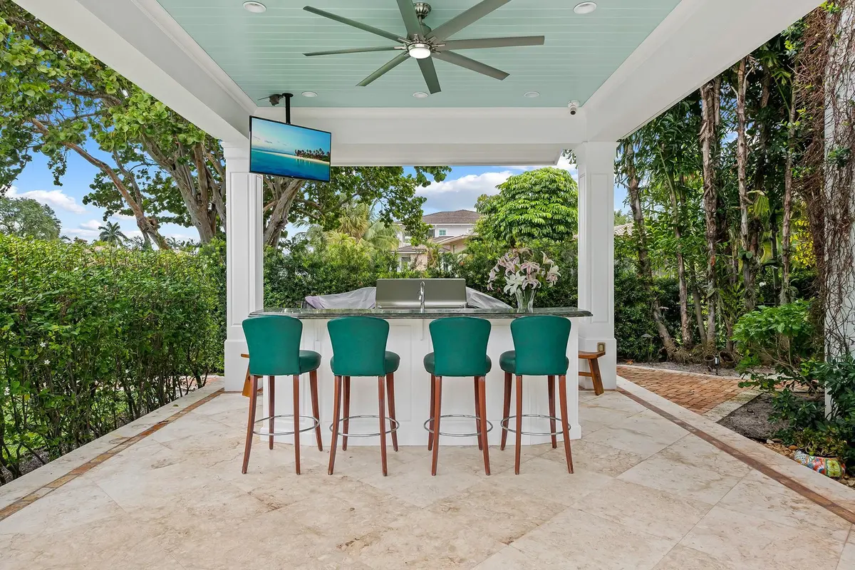 Photo 6 at 1733 SE 10th Street, Fort Lauderdale
