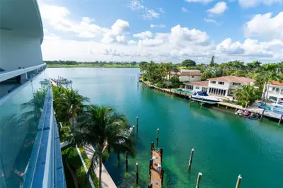 9400 W Bay Harbor Drive 503, Bay Harbor Islands – sold