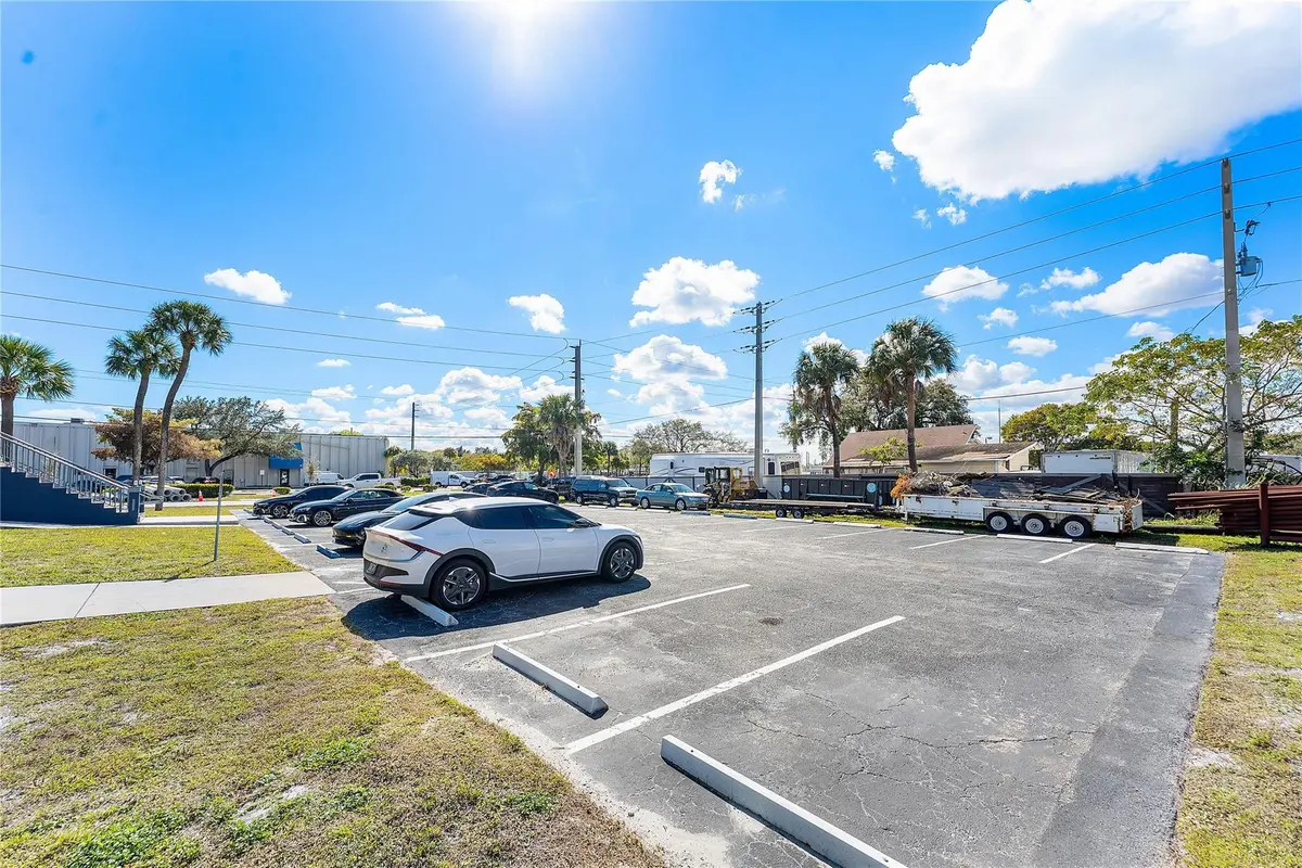 Photo 3 at 325 SW 26th Street, Fort Lauderdale