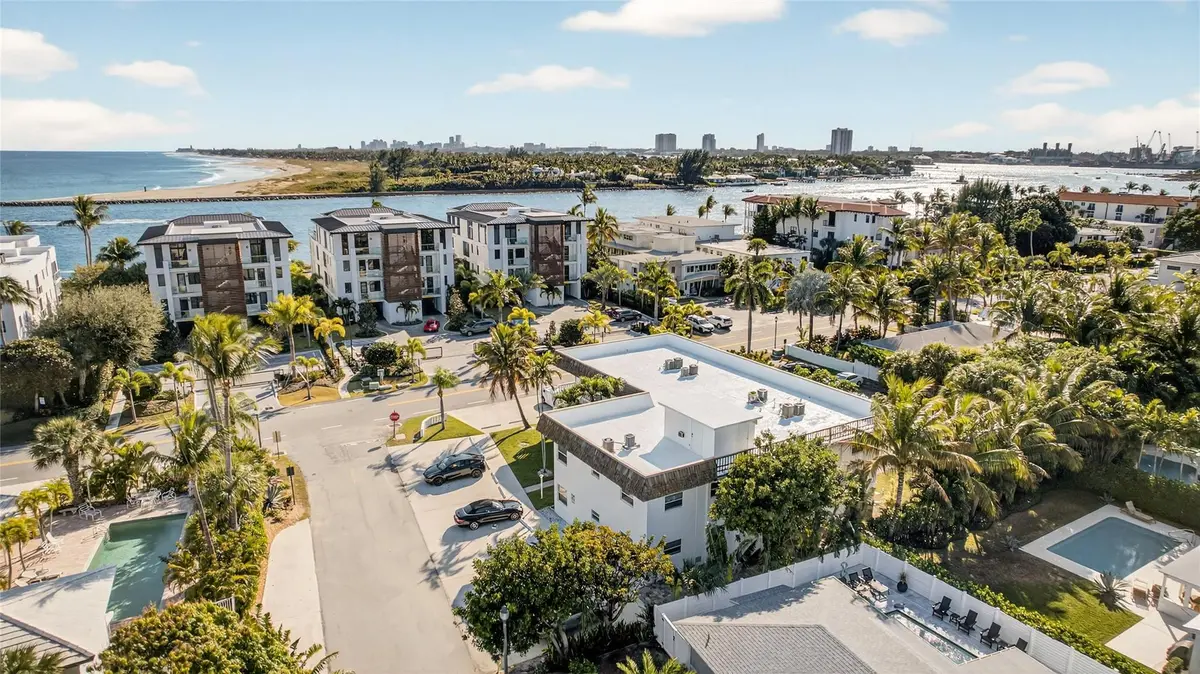 Photo 4 at 201 Inlet Way, Palm Beach Shores