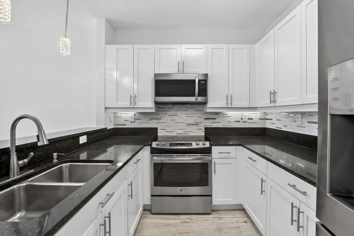 Photo 6 at 1301 SW 4th Street 1301, Fort Lauderdale