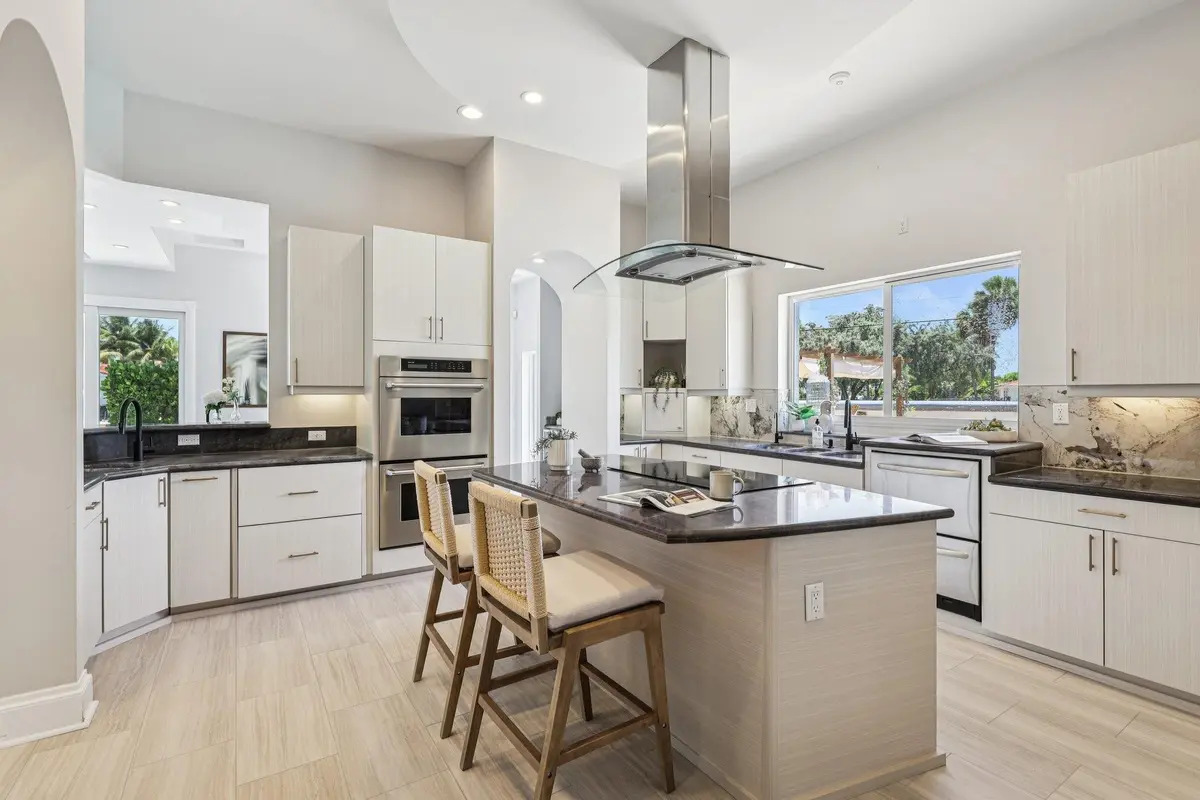 Photo 6 at 3900 NE 23rd Terrace, Lighthouse Point