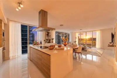 330 Sunny Isles Boulevard 5-1408, Sunny Isles Beach – sold